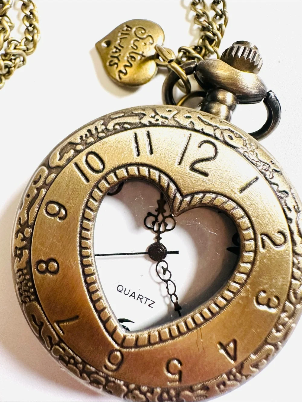 💛 HEART POCKET WATCH 💛 Antique Bronze-Tone Quartz • Ornate Vintage-Inspired Neck